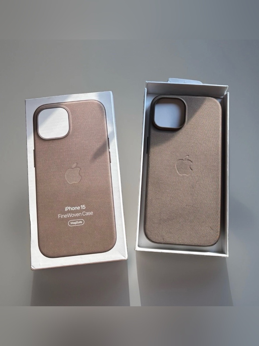 Apple iPhone 15 FineWoven MagSafe Phone Case Woven Taupe/brown shimmer